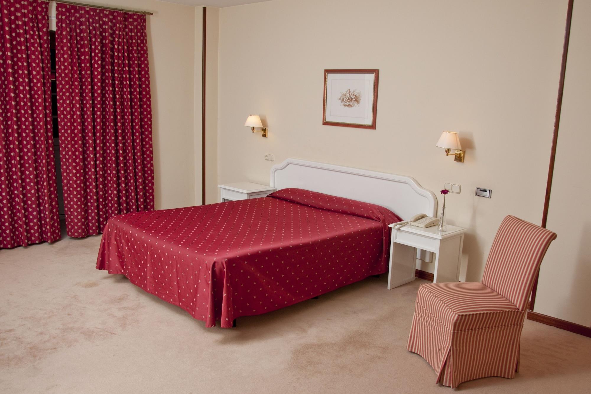 Mlc Benavente Hotel Room photo