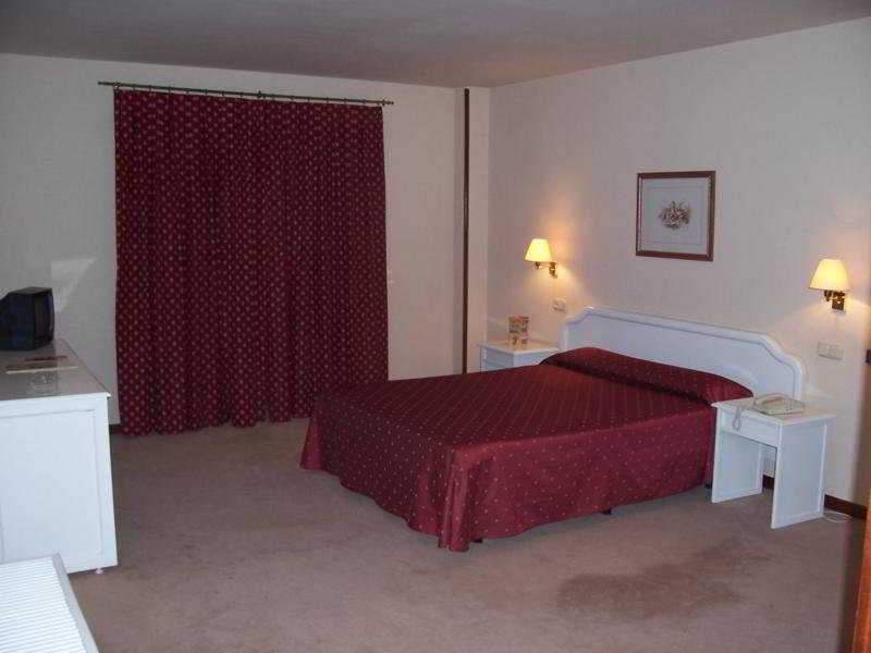 Mlc Benavente Hotel Room photo